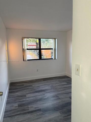 15610 SW 80th St J-102, Miami, FL 33193