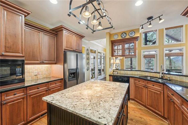 44 Kilmartin Point, Big Canoe, GA 30143