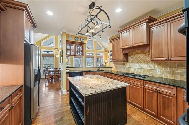 44 Kilmartin Point, Big Canoe, GA 30143