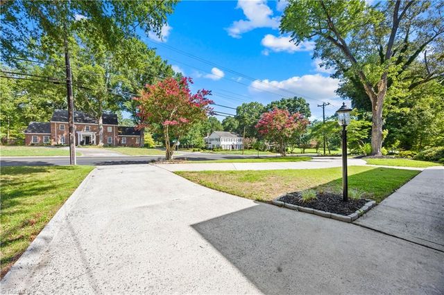 2438 Edgewood Avenue, Burlington, NC 27215
