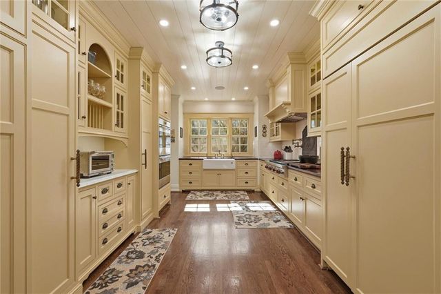 1217 W 58th Street, Kansas City, MO 64113