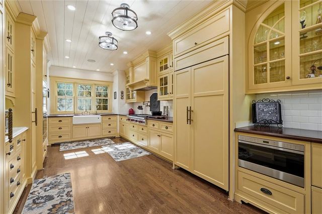 1217 W 58th Street, Kansas City, MO 64113