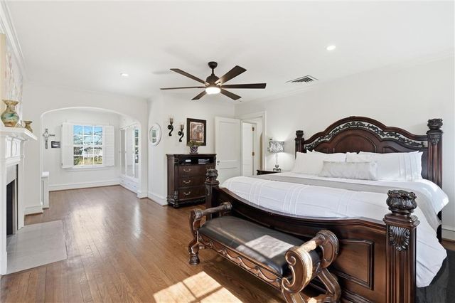 1217 W 58th Street, Kansas City, MO 64113