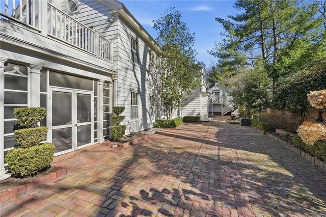 1217 W 58th Street, Kansas City, MO 64113