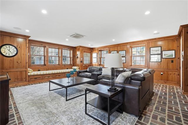 1217 W 58th Street, Kansas City, MO 64113