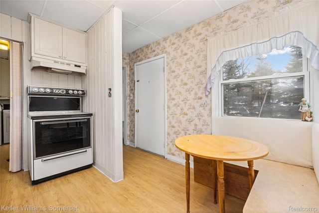 32694 Ruehle Avenue, Warren, MI 48093