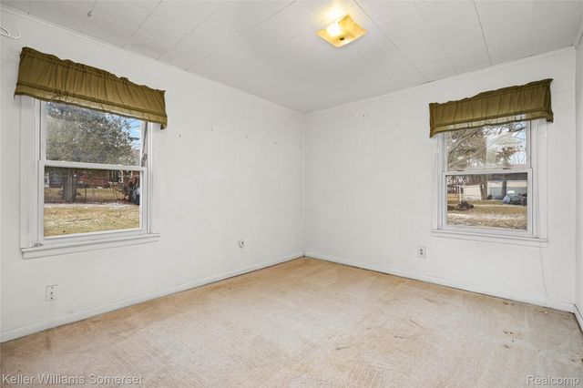 32694 Ruehle Avenue, Warren, MI 48093