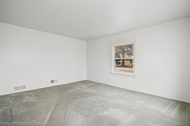 32694 Ruehle Avenue, Warren, MI 48093