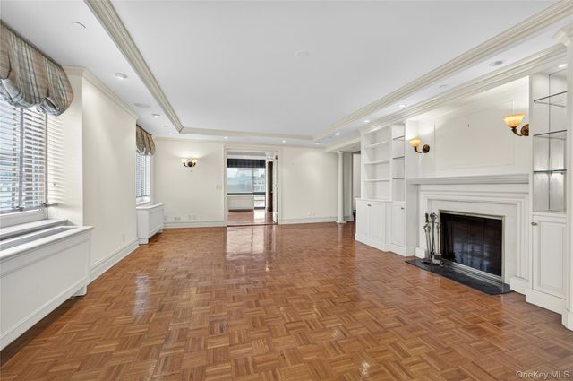 100 Hilton Avenue PH 5, Garden City, NY 11530