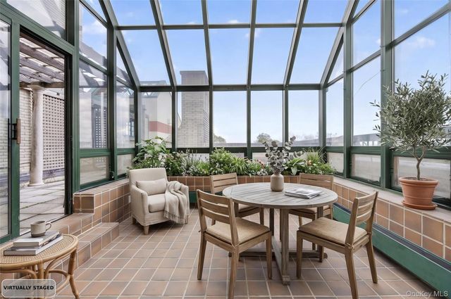 100 Hilton Avenue PH 5, Garden City, NY 11530