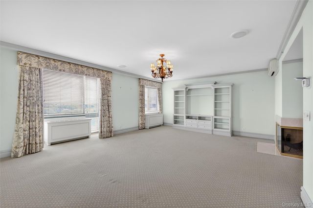 100 Hilton Avenue PH 5, Garden City, NY 11530