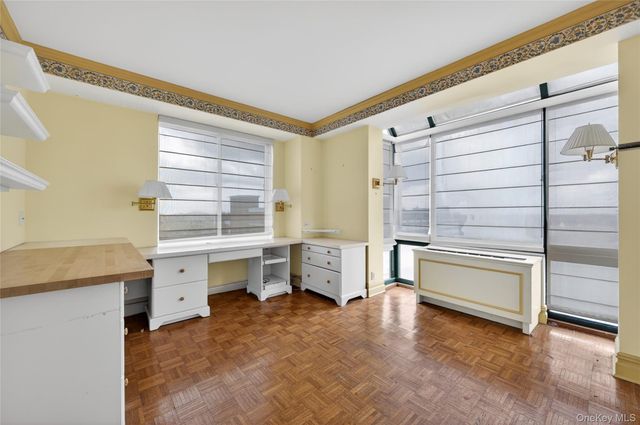 100 Hilton Avenue PH 5, Garden City, NY 11530
