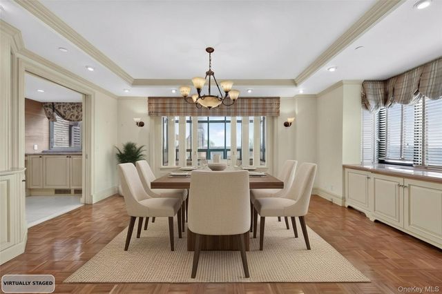 100 Hilton Avenue PH 5, Garden City, NY 11530