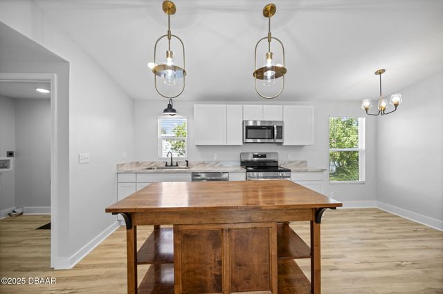1302 Village Lane, Ormond Beach, FL 32174