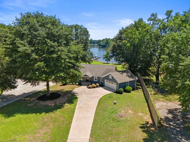 105 Walker Road, Campobello, SC 29322