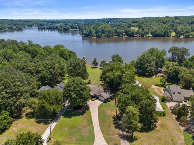 105 Walker Road, Campobello, SC 29322
