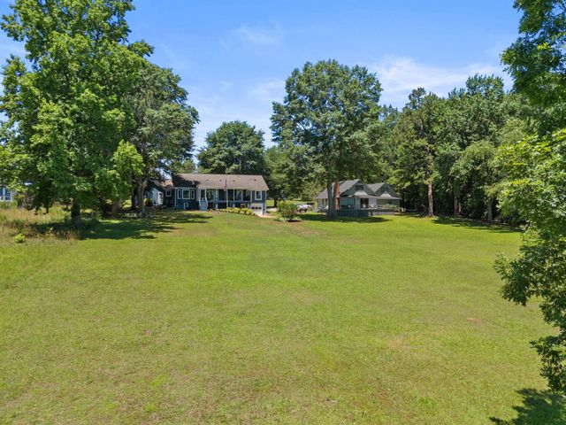 105 Walker Road, Campobello, SC 29322