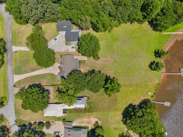 105 Walker Road, Campobello, SC 29322