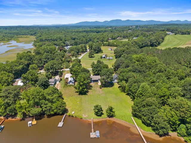 105 Walker Road, Campobello, SC 29322
