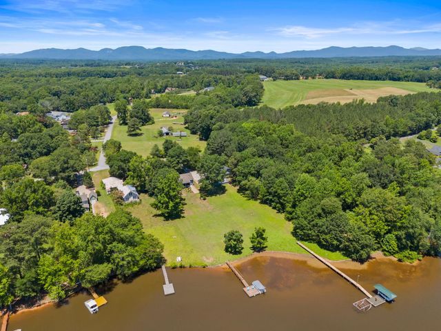 105 Walker Road, Campobello, SC 29322