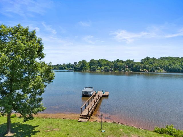 105 Walker Road, Campobello, SC 29322