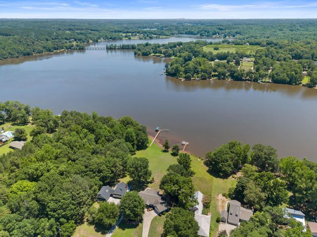105 Walker Road, Campobello, SC 29322