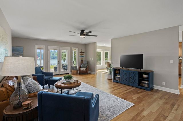 105 Walker Road, Campobello, SC 29322