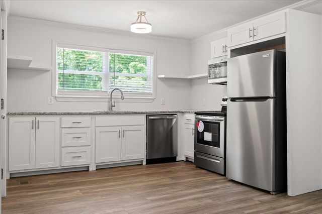 9 Virginia Avenue, Rossville, GA 30741