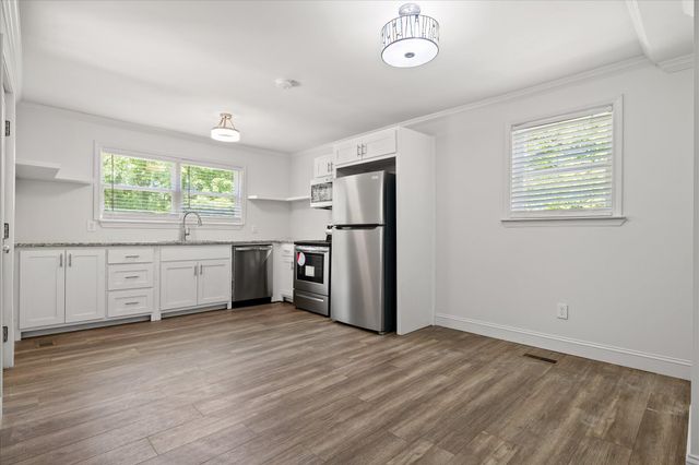 9 Virginia Avenue, Rossville, GA 30741