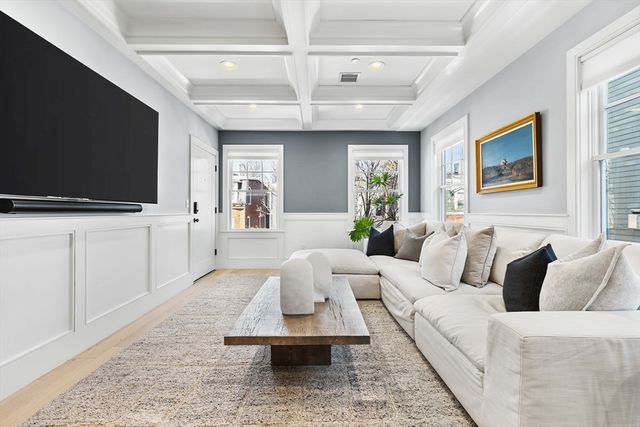 613 E 6th St 3, Boston, MA 02127