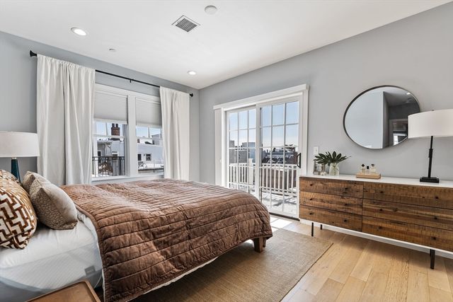 613 E 6th St 3, Boston, MA 02127