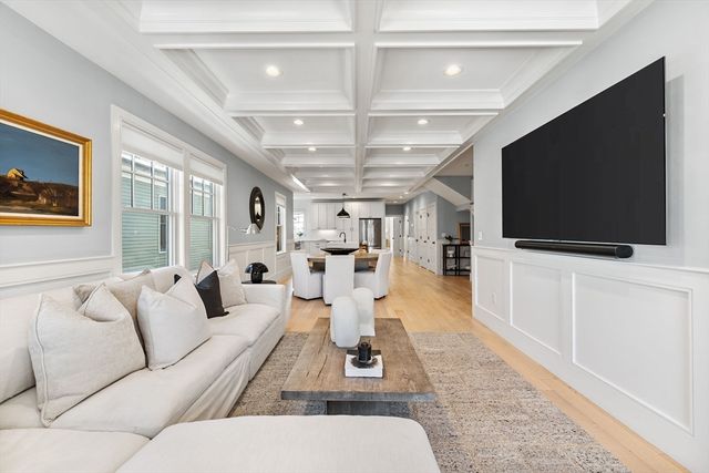 613 E 6th St 3, Boston, MA 02127