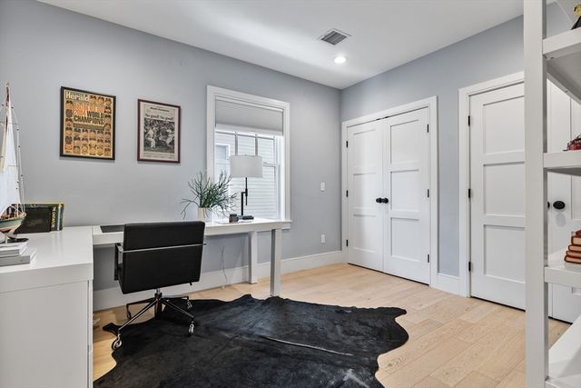 613 E 6th St 3, Boston, MA 02127