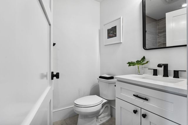 613 E 6th St 3, Boston, MA 02127