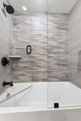 613 E 6th St 3, Boston, MA 02127