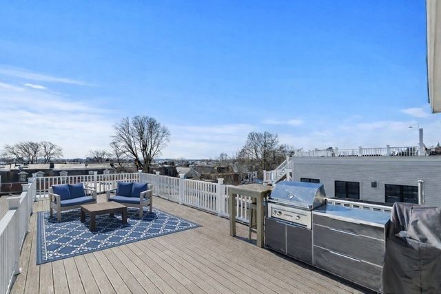 613 E 6th St 3, Boston, MA 02127