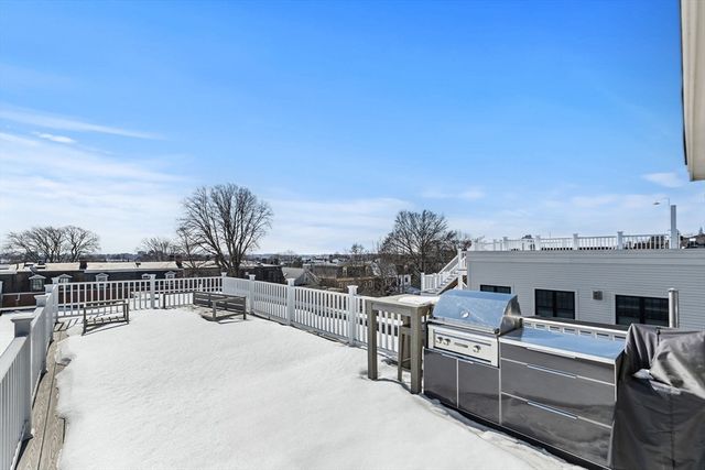 613 E 6th St 3, Boston, MA 02127