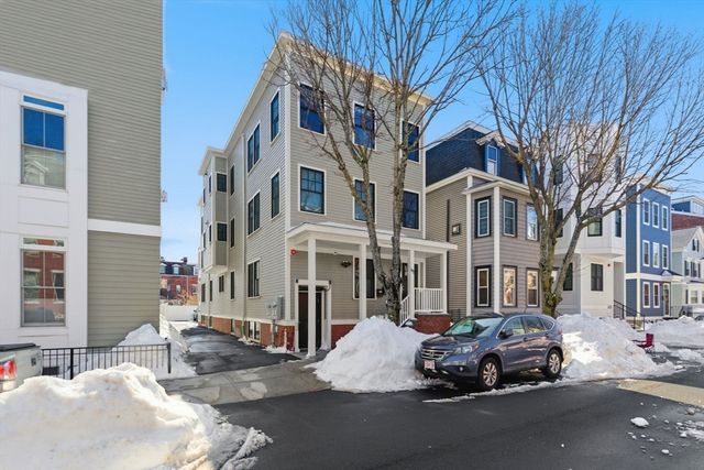 613 E 6th St 3, Boston, MA 02127