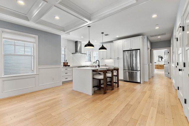 613 E 6th St 3, Boston, MA 02127