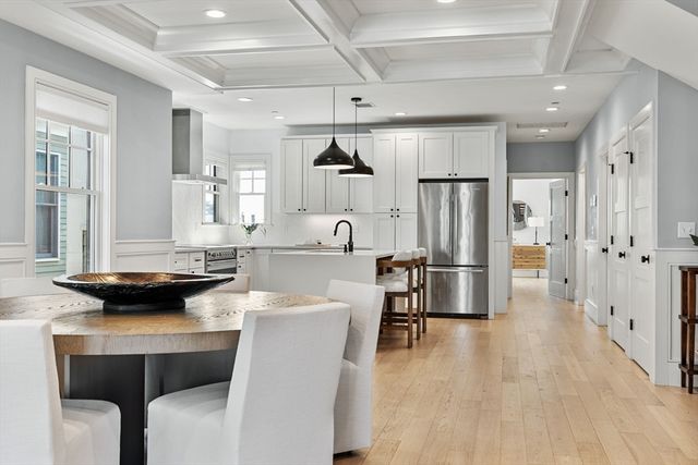 613 E 6th St 3, Boston, MA 02127