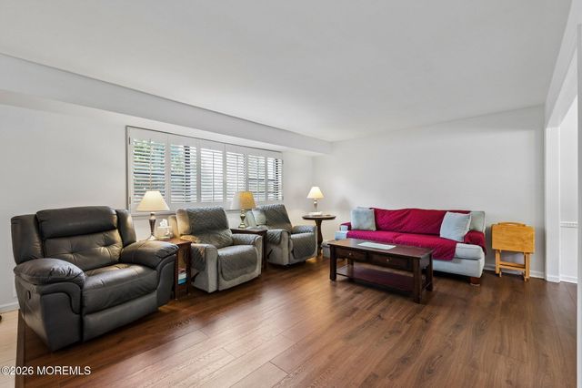 21 Deer Run Drive S, Barnegat, NJ 08005