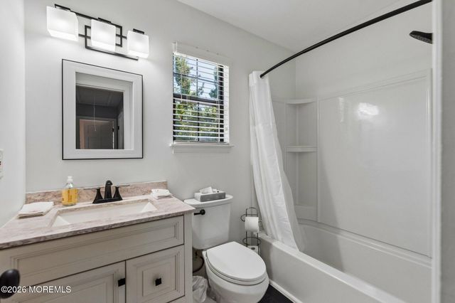 21 Deer Run Drive S, Barnegat, NJ 08005