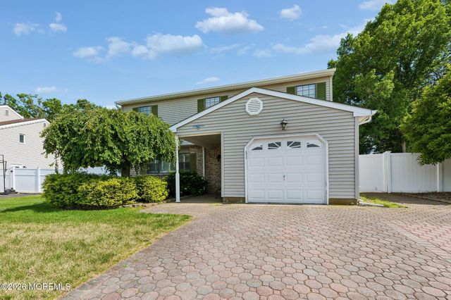 21 Deer Run Drive S, Barnegat, NJ 08005