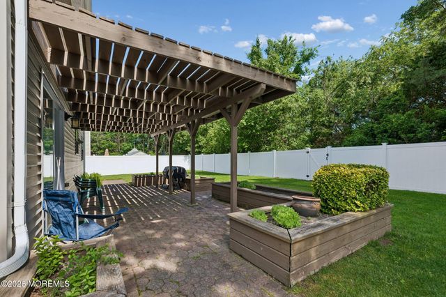 21 Deer Run Drive S, Barnegat, NJ 08005