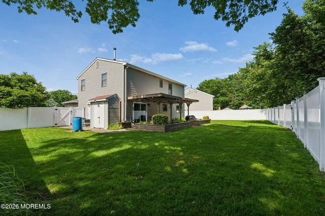 21 Deer Run Drive S, Barnegat, NJ 08005