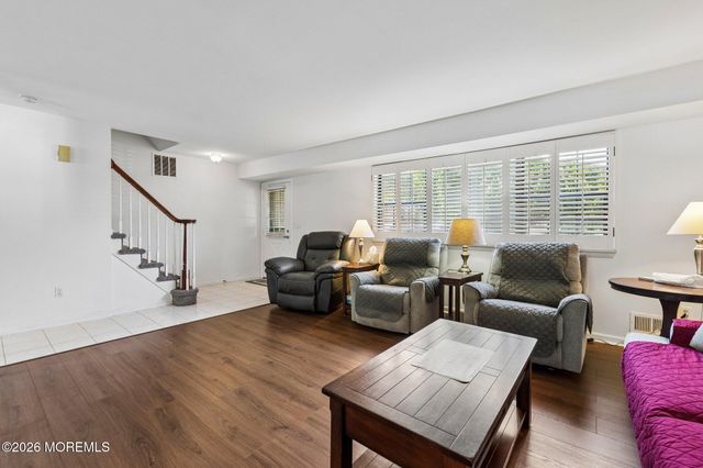 21 Deer Run Drive S, Barnegat, NJ 08005