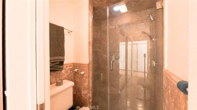 2575 E 19th Street 17, Signal Hill, CA 90755