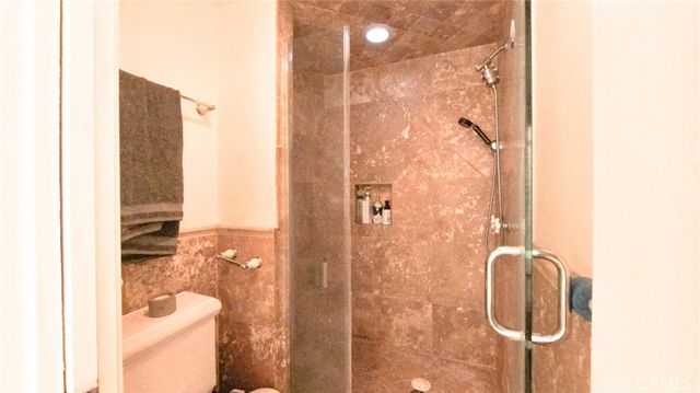 2575 E 19th Street 17, Signal Hill, CA 90755