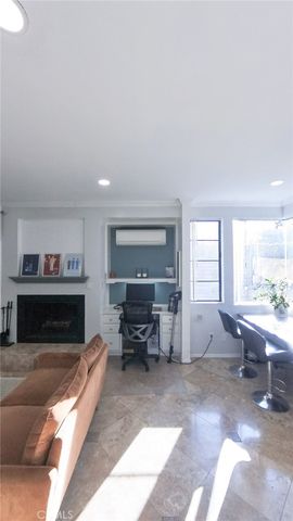 2575 E 19th Street 17, Signal Hill, CA 90755