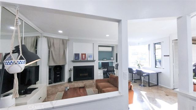 2575 E 19th Street 17, Signal Hill, CA 90755